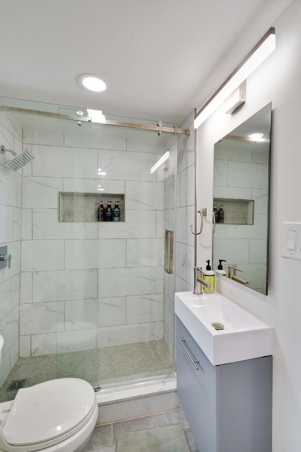 King Suite Luxurious, Modern Couple Retreat Filadelfia Exterior foto